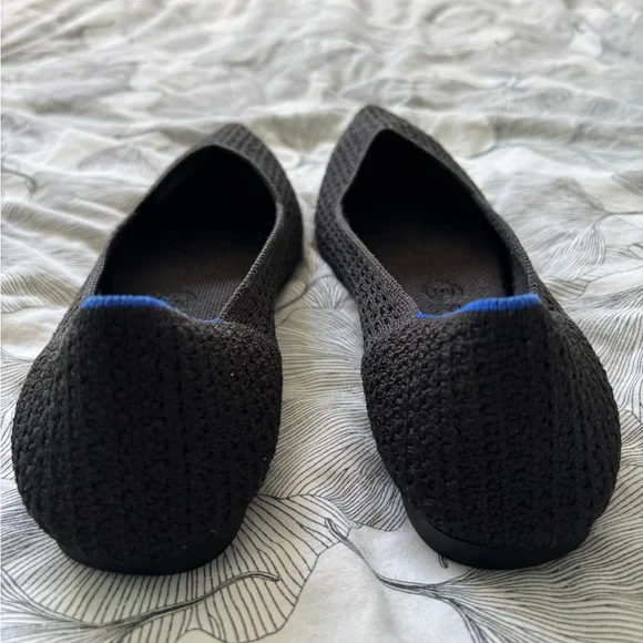 ✨Like New! Rothy’s Black Honeycomb Points✨ - Picture 2 of 5